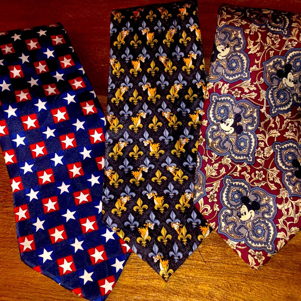 5 men’s ties (1 American stars, 4 Disney themed)